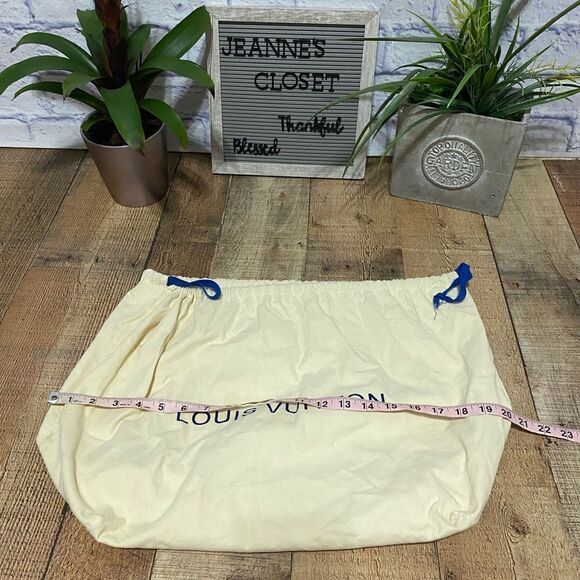 Louis Vuitton Large String Dust Bag - Picture 5 of 15